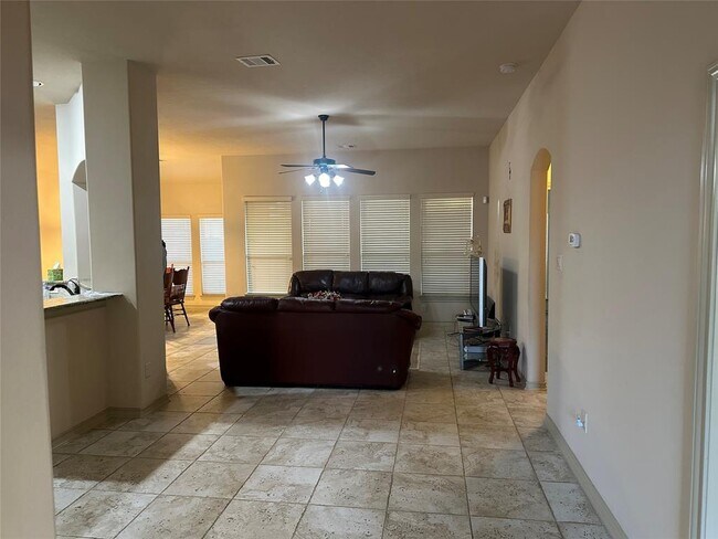 Building Photo - 2130 Argos Dr