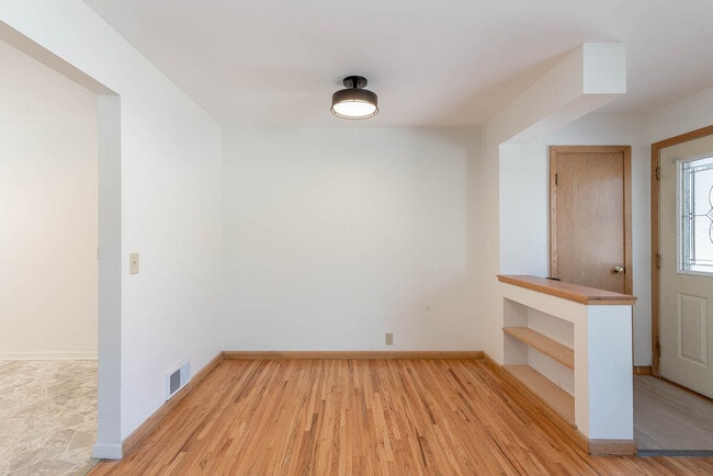 Building Photo - 113 Pfau St