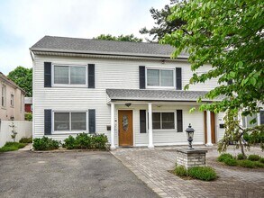 Building Photo - 39 Graywood Rd