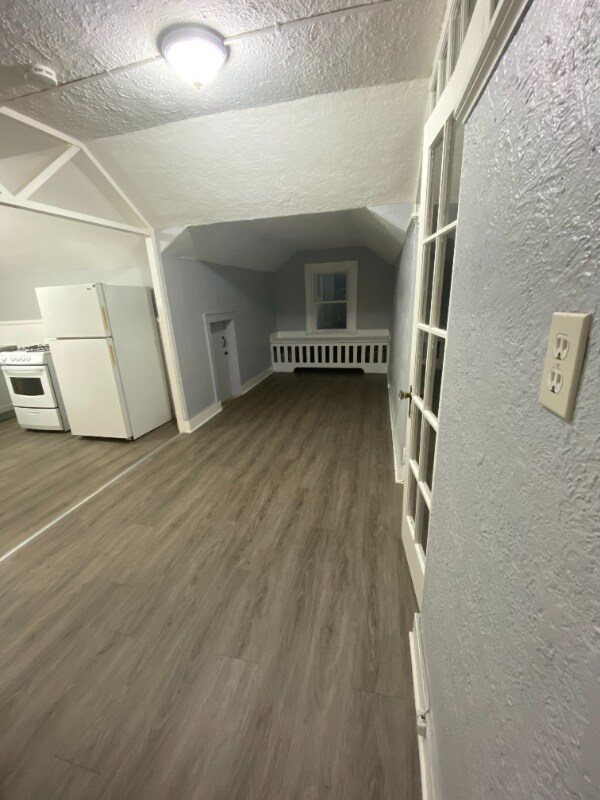 Building Photo - 16 Mapleridge Ave