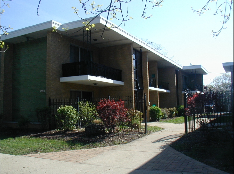 Primary Photo - Evergreen Apartments