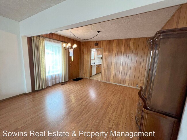 Building Photo - 3 br, 1.5 bath House - 439 Chinook St