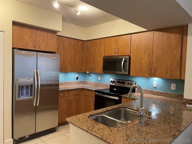 Building Photo - 1830 Radius Dr