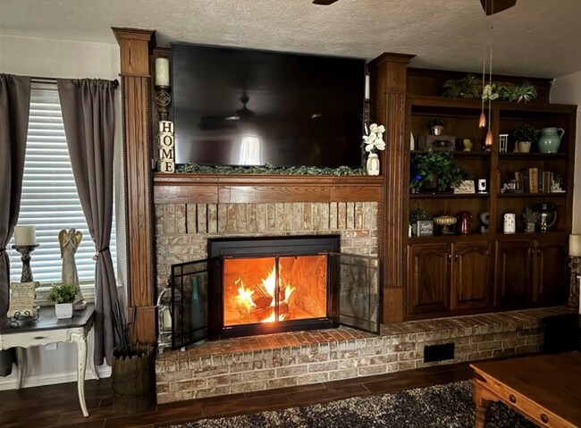 Building Photo - 814 Hickory Stick Dr
