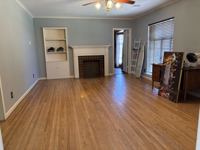 Sala de estar principal - 1605 Cherokee Pl