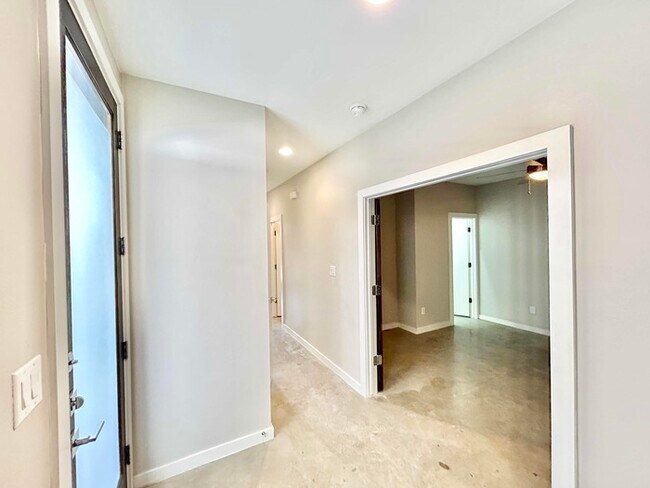 Foto del edificio - 2204 Lola Ct