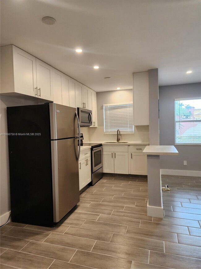 Foto del edificio - 2121 N Ocean Blvd