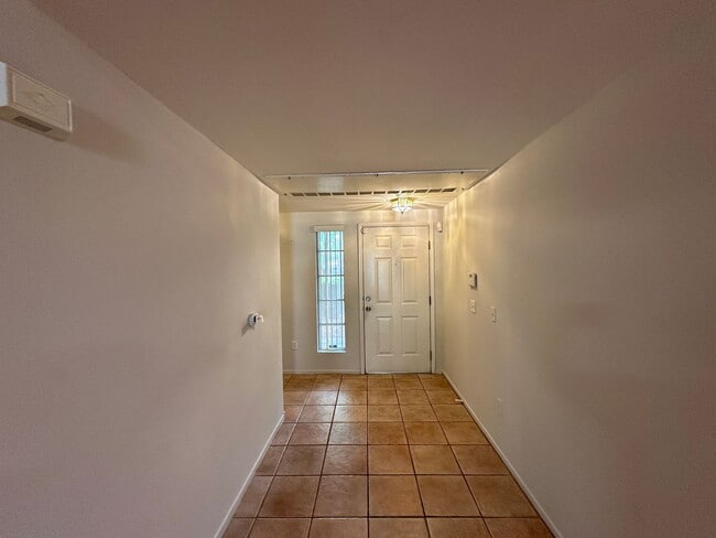 Building Photo - Silver Pines