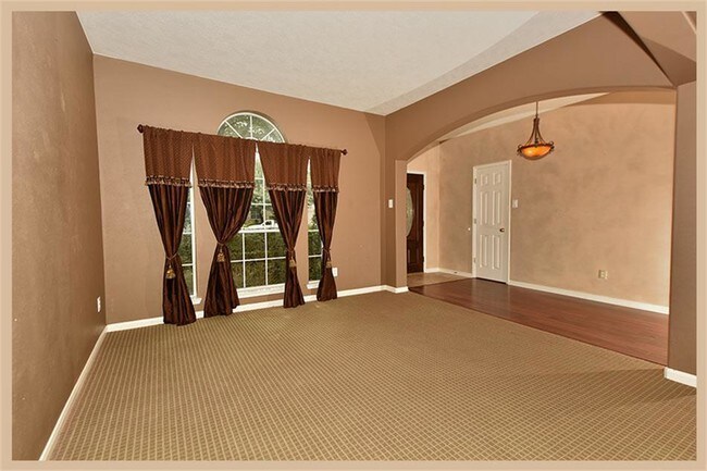 Foto del edificio - 19 Snow Woods Ct