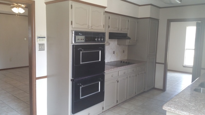 updated kitchen - 10158 Azrok Ave