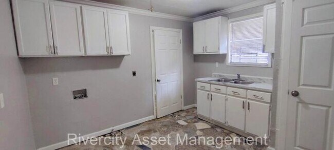 Foto del edificio - Section 8 Friendly!!! A Must See!!!!