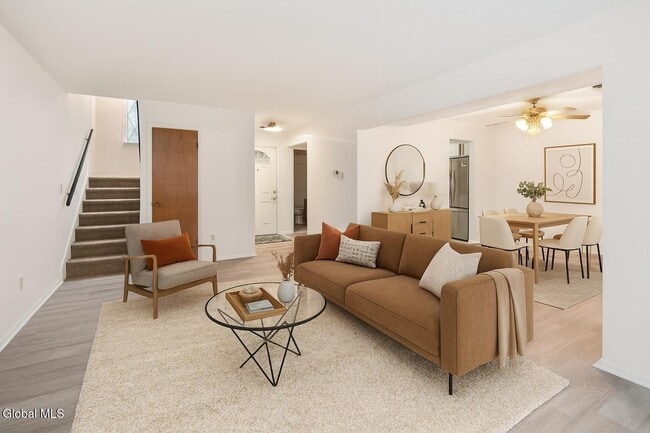 Foto del edificio - 4 Sugarbush Rd