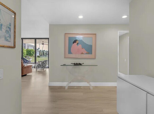 Building Photo - 910 Island Dr