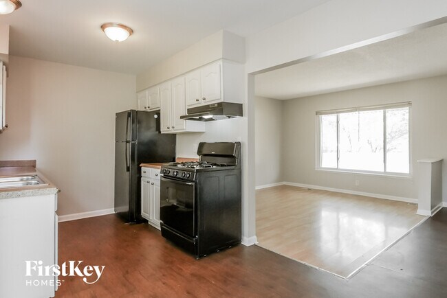 Foto del edificio - 221 Rockhurst Rd