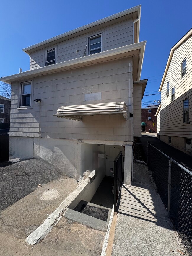 Private Rear Entrance - 188 Palisade Ave