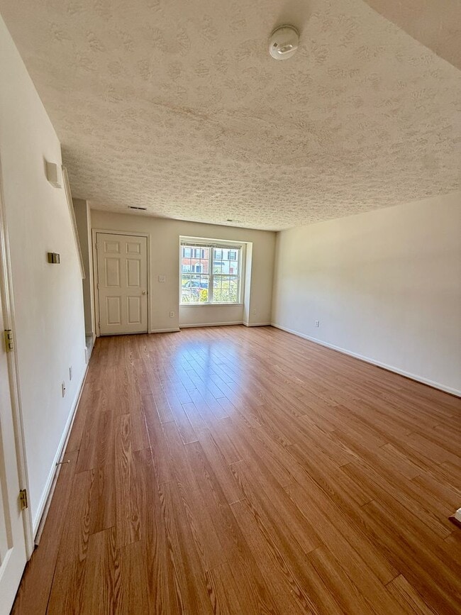 Building Photo - 2 Bed near VRE in Spotsylvania