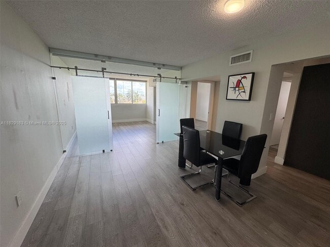 Foto del edificio - 816 NW 87th Ave