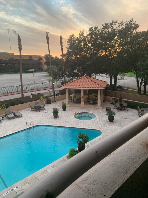 3525 Sage Rd Unit 302, Houston, TX 77056 Condo for Rent in Houston