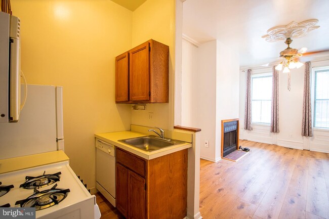 Building Photo - 619 S 19th St