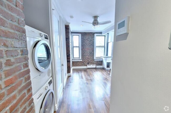 Building Photo - 416 E 13th St