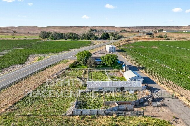 Building Photo - 146 Hammett Hill Rd