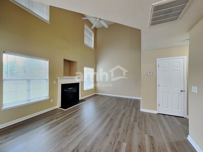Foto del edificio - 3643 Sunset Hollow Dr