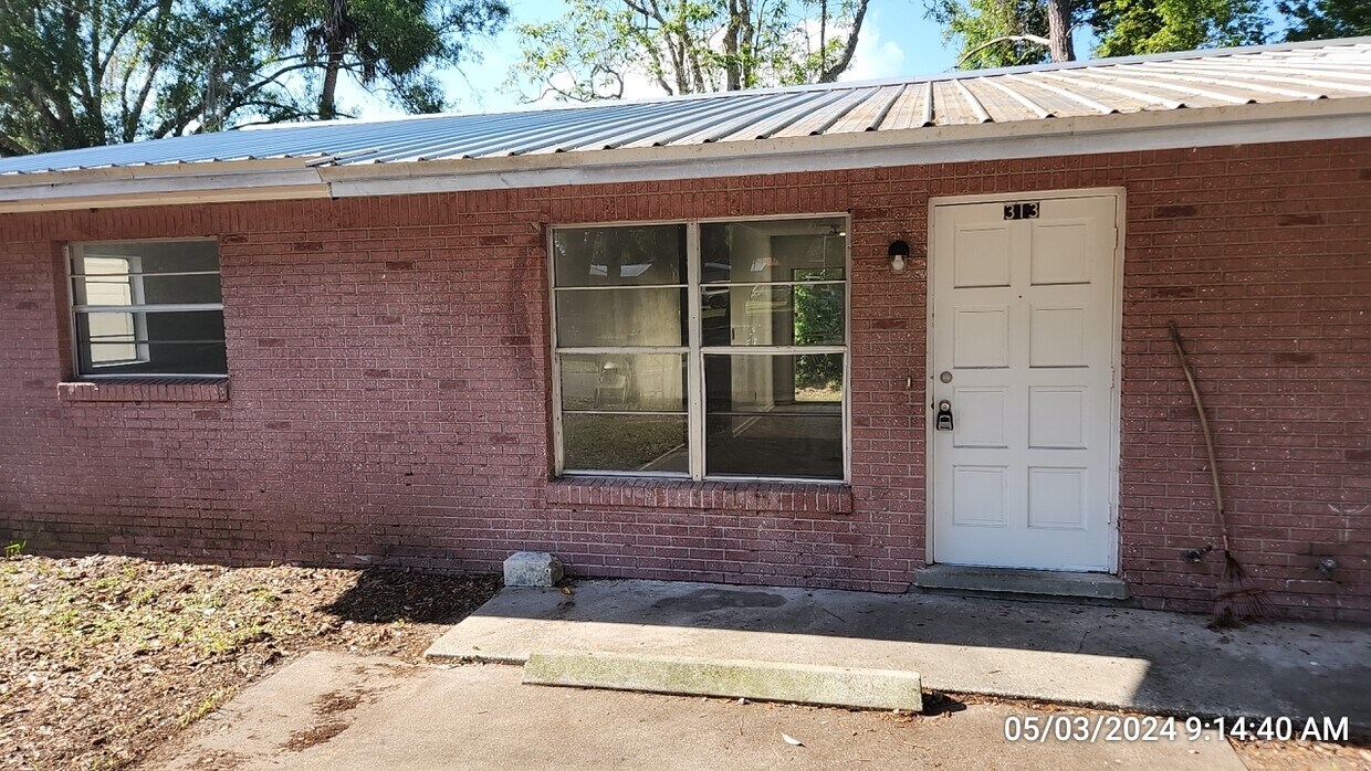 Primary Photo - 313 Oleander Dr