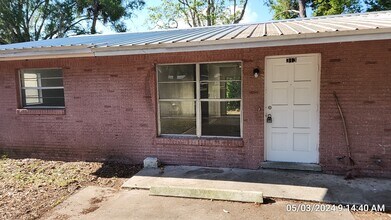 Building Photo - 313 Oleander Dr