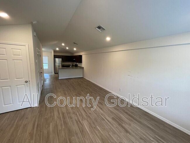 Foto del edificio - 2084 Hilton St