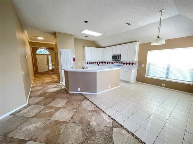 Building Photo - 11082 Clearstream Ln