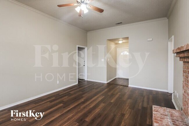 Foto del edificio - 901 Meadow Cir N