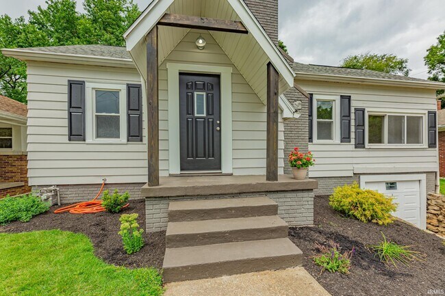 Building Photo - 3025 W Franklin St