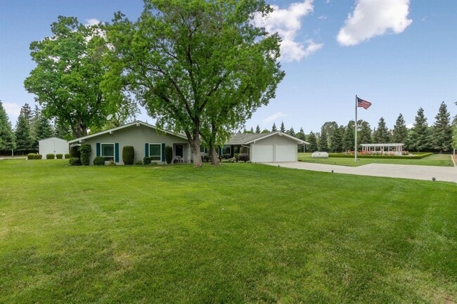 Foto del edificio - 4 Bedroom North Clovis Ranch on 3+ Acres