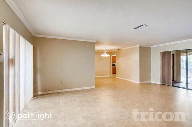 Foto del edificio - 9320 NW 13th St