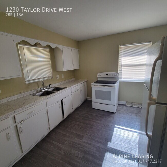 Foto del edificio - 1230 Taylor Dr W