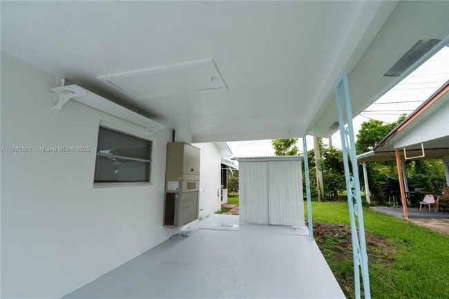 Building Photo - 2702 NW 51st Pl