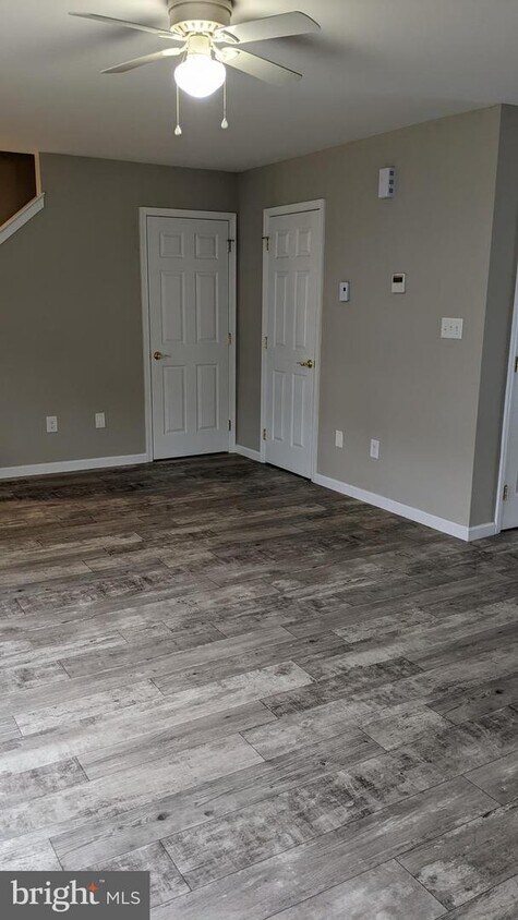 Foto principal - 2878 E Lincoln Hwy