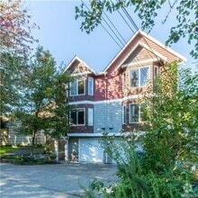 Building Photo - 160 Florentia St