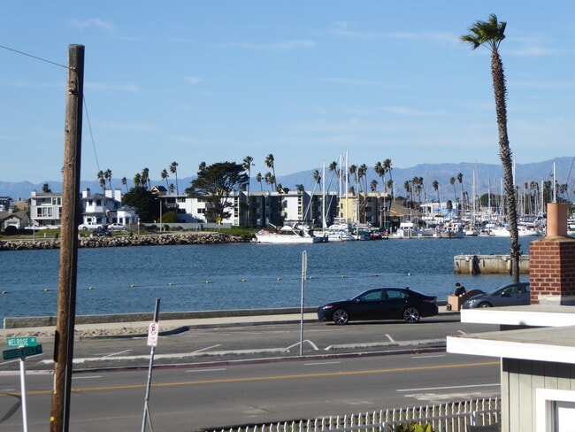 Building Photo - 218 Melrose Dr