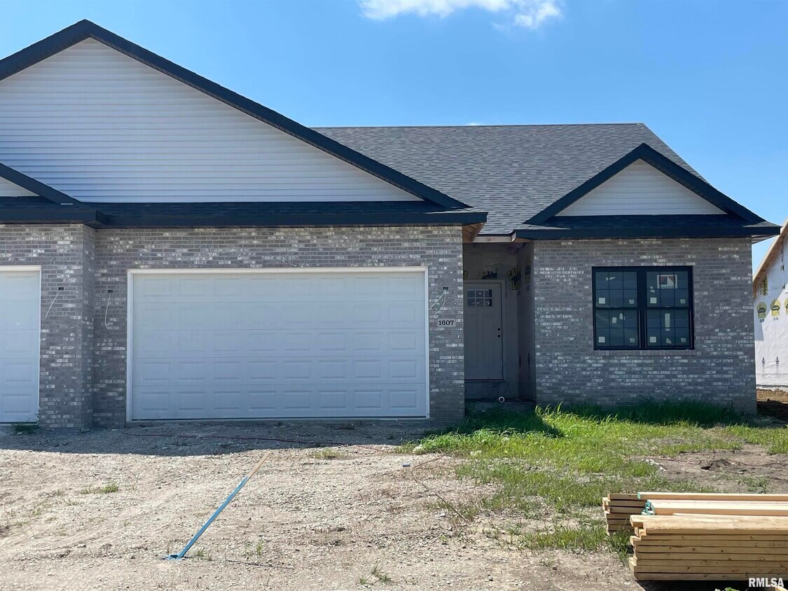 Primary Photo - 1607 Blenheim Dr