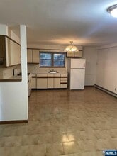 Building Photo - 447 Jersey Ave