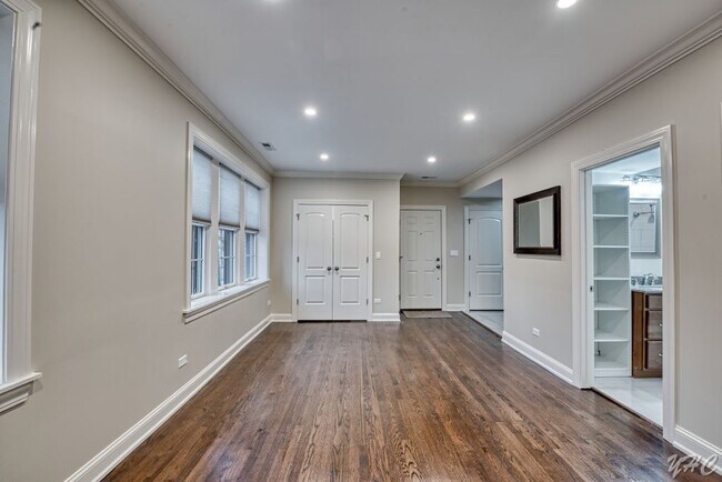 Living Room Area - 2705 W Ardmore Ave