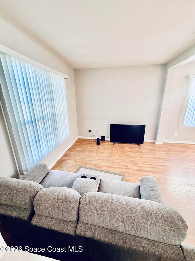 Building Photo - 402 Breckenridge Cir SE