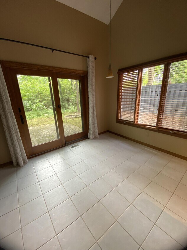 923 Wind Forest Dr, Springboro, OH 45066 House for Rent in Springboro