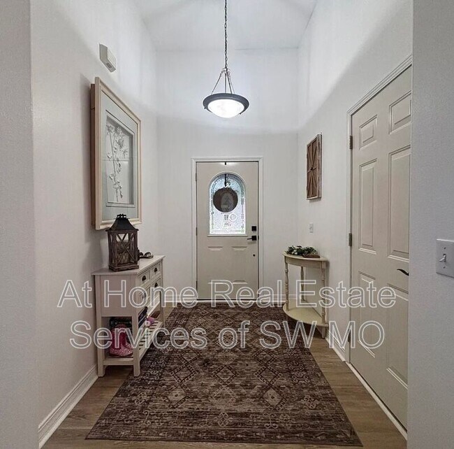 Foto del edificio - 607 E Falls Cir