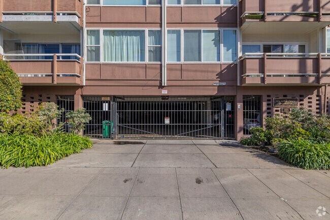 Cochera - The Mark Twain Condominiums