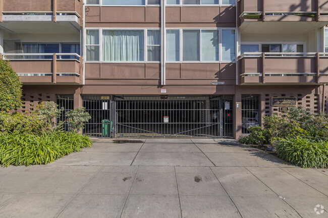 Garage - The Mark Twain Condominiums