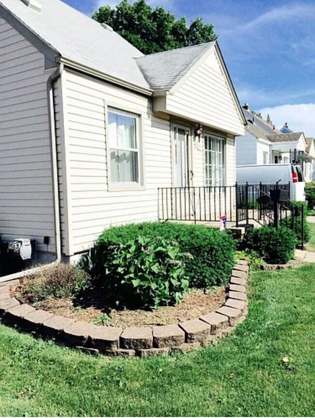 Foto del edificio - 2221 Parker St