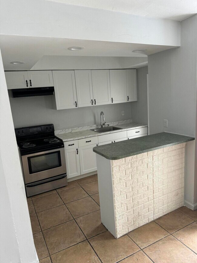 Building Photo - 2285 NE 172nd St