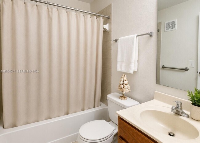 Foto del edificio - 14890 Pleasant Bay Ln